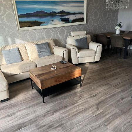 Largs Sea Front, Modern Apartment エクステリア 写真