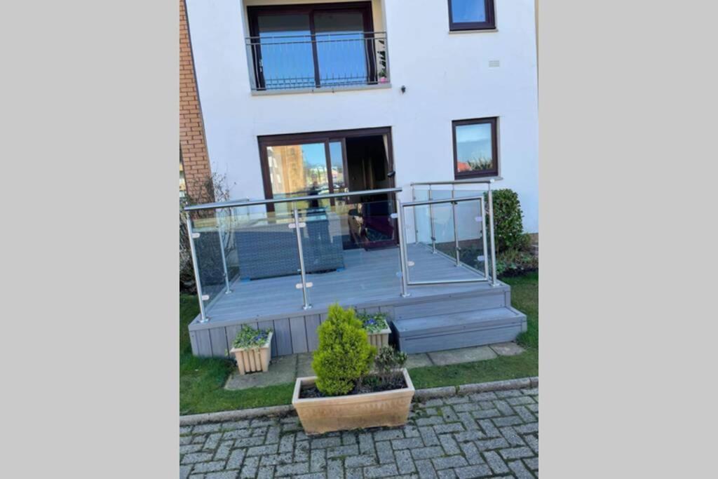 Largs Sea Front, Modern Apartment エクステリア 写真